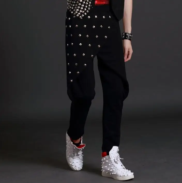Мужские штаны черные шаровары с заклепками для сцены певицы танцев рок модные