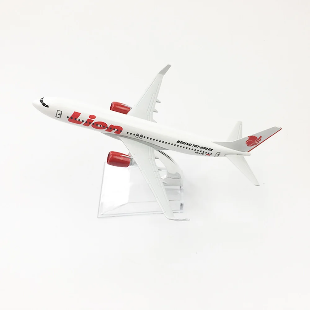 Летательный аппарат в масштабе 1/400 самолет Боинг 737 авиакомпании Lion 16 см модель