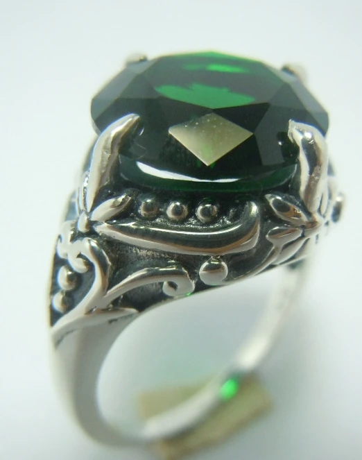 The ancient silver plant emerald 6.0 CT contracted pattern Roman style ring | Украшения и аксессуары