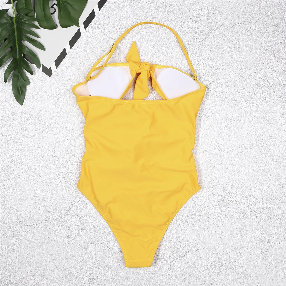 Соблазнительный женский купальник новинка 2018 цельный однотонный бандажный