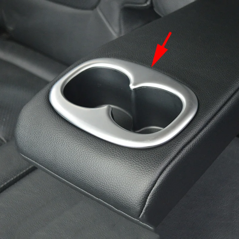

Накладка матовая на подстаканник для воды на заднее сиденье Mitsubishi Outlander 2013-2018
