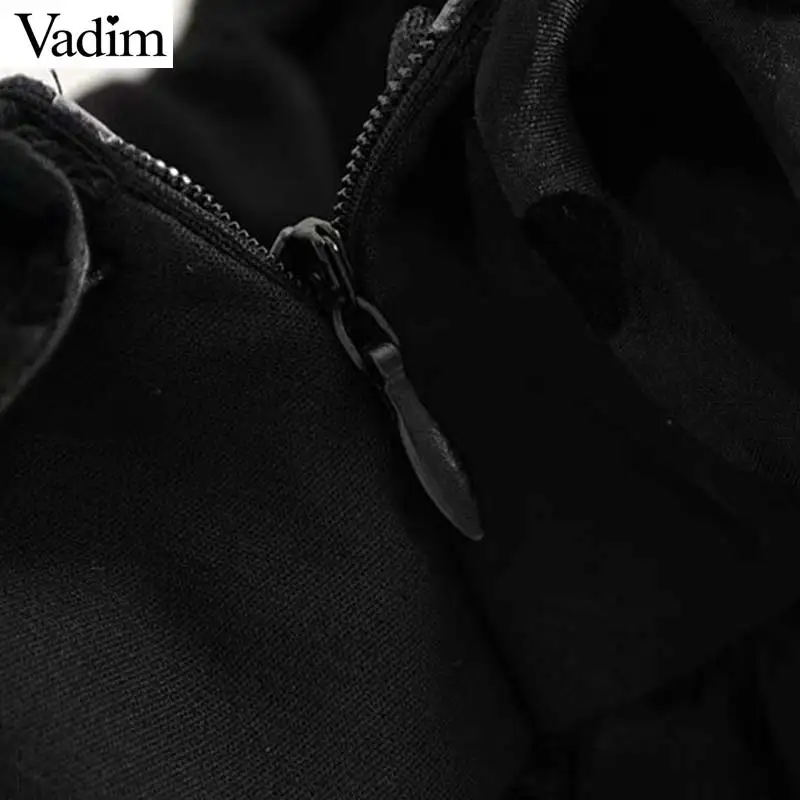 Женское элегантное платье vadim в горошек черное мини без рукавов с оборками стиле