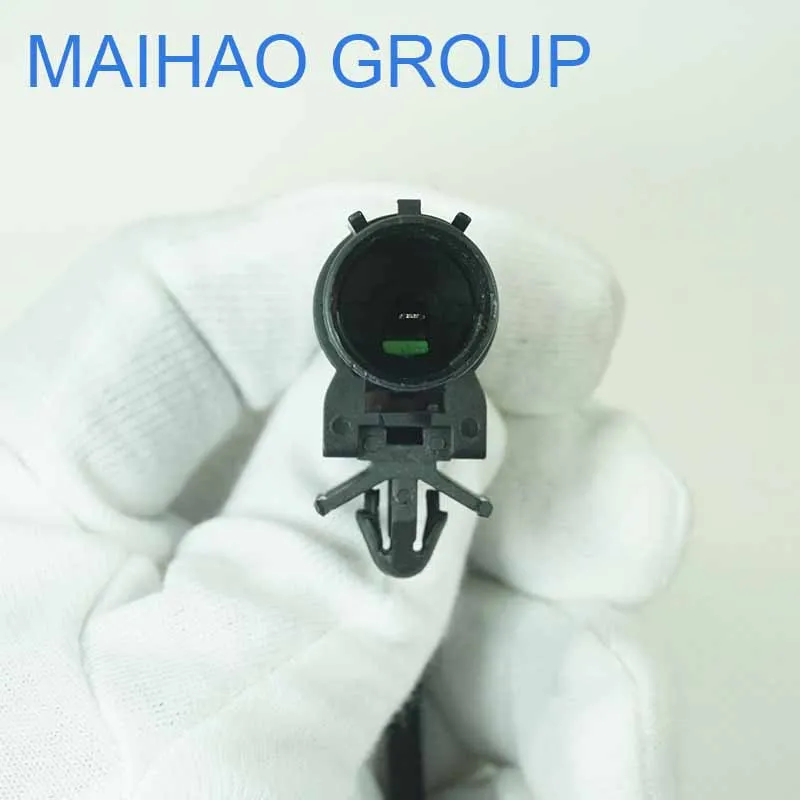 Переключатель ламп MB837105 T/H для Mitsubishi Pajero I V43 V44 V45 V46 H66W H67W H76W H77W 6G72 4D56 6G74 4M40 4G93|mitsubishi