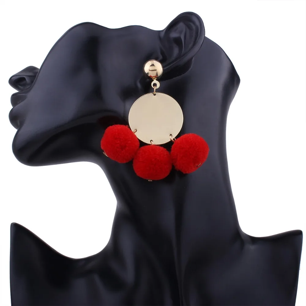 European and American personality big circle earrings sweet temperament multicolor small hair ball pendant E0881 | Украшения и