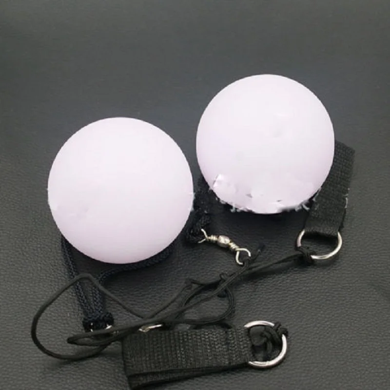 Мигающий светодиодный светильник с разноцветными светящимися помпонами для