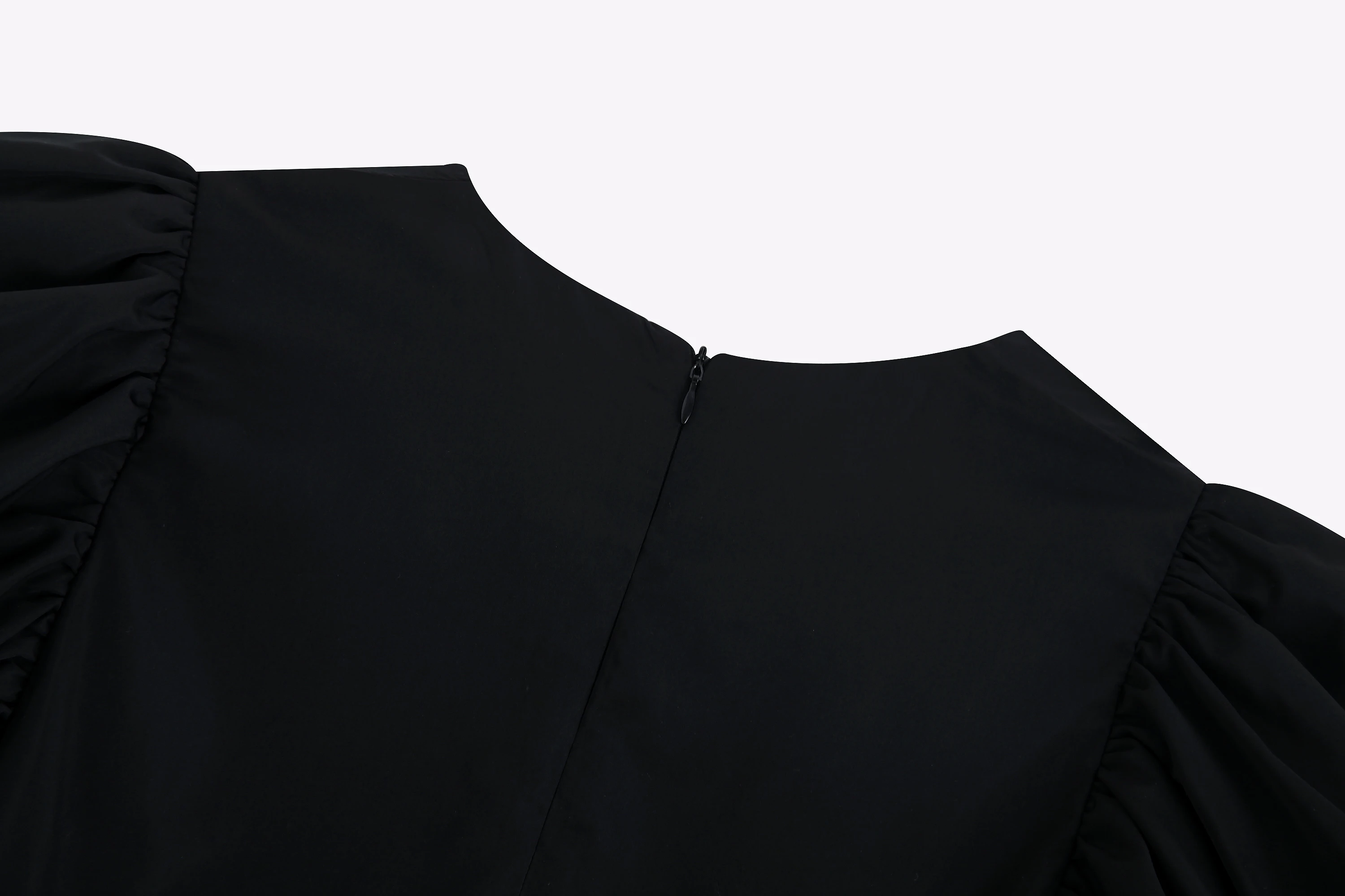 Summer New Women Blouses Black Puff Sleeve O-Neck Short Spliced Colour Collision Personality Loose Fashion Pullover Shirt