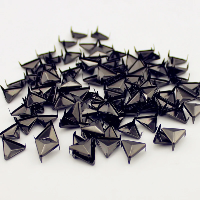 100 шт 2 размера когти Rriangle заклепки кожа ремесло 4 Цвета Панк-шипы для одежды DIY