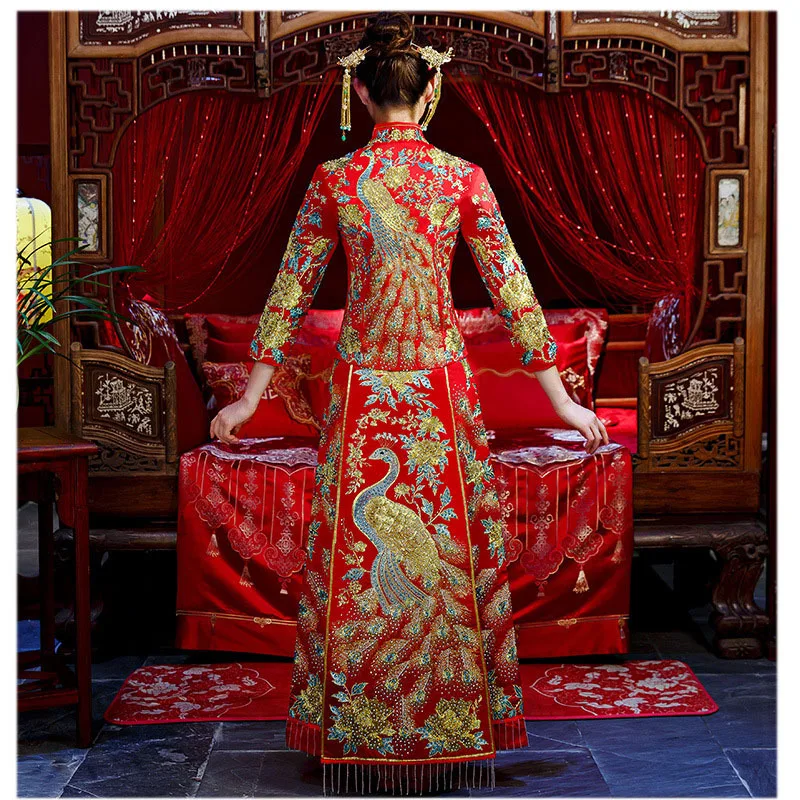 

High Quality Red Traditional Chinese Wedding Dress Long Cheongsam Handmade Embroidery Peacock Qipao Retro Dressing Gown