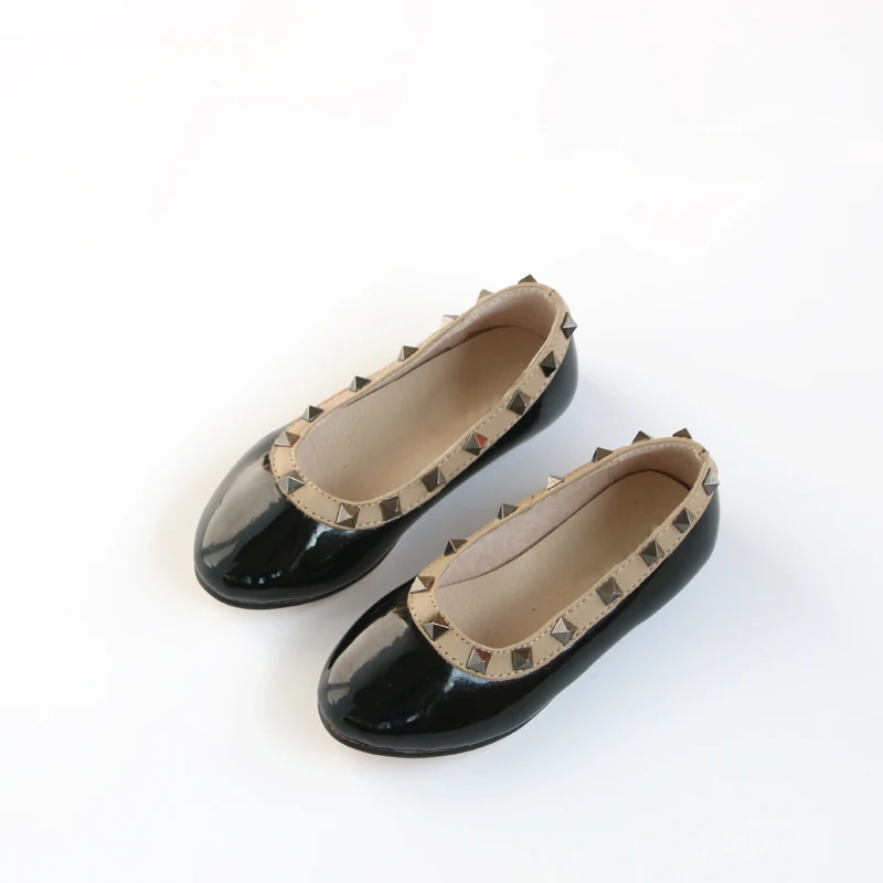 

New Arrival 2019 Autumn Little Girls Stud Shoes Patent Leather Shoes For Girl Princess Slip-on Dance Shoes Kid Rock Studded Shoe