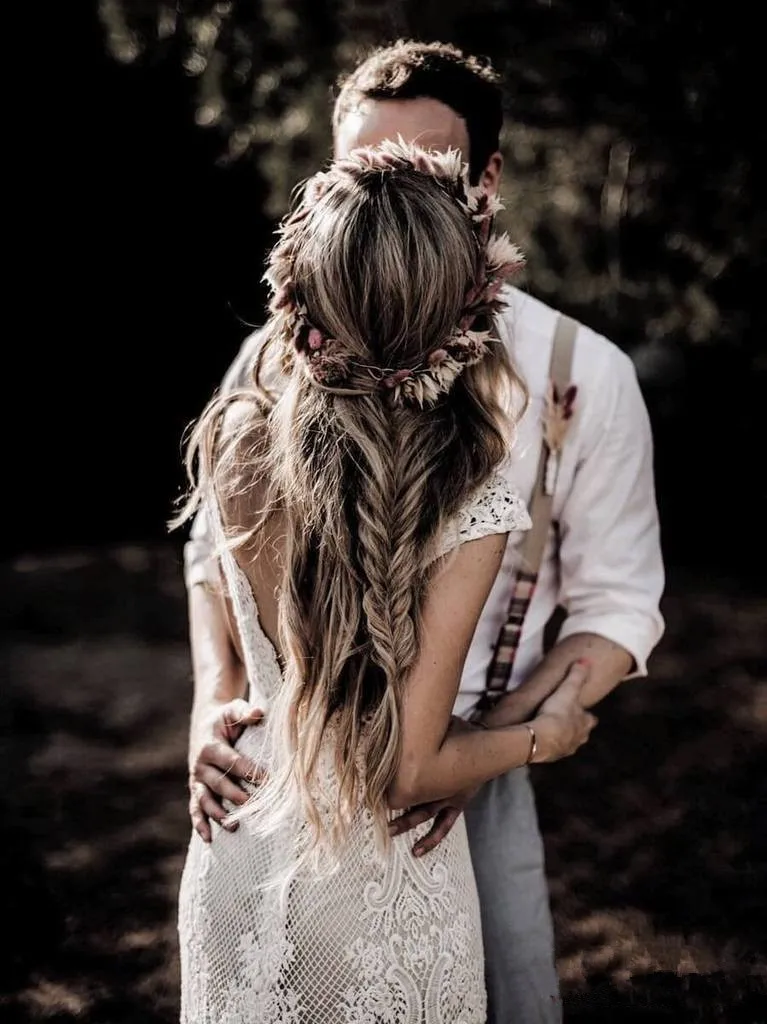 Винтажное свадебное платье с открытой спиной и V-образным вырезом | Свадьбы