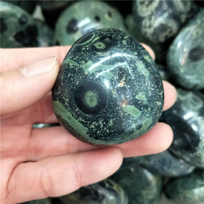Мадагаскарский камень павлиний глаз зеленый Kambaba Jasper ископаемый хрустальный шар