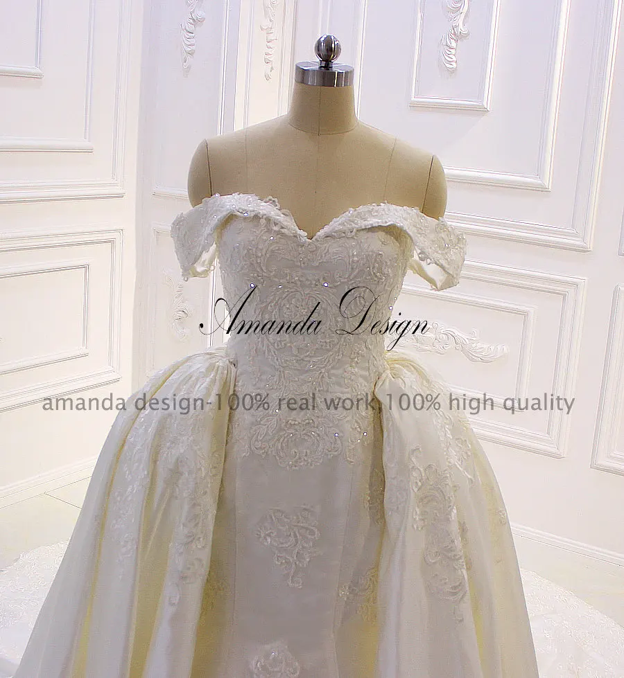 Свадебное платье с открытыми плечами и кружевной аппликацией Amanda Design robe de mariee