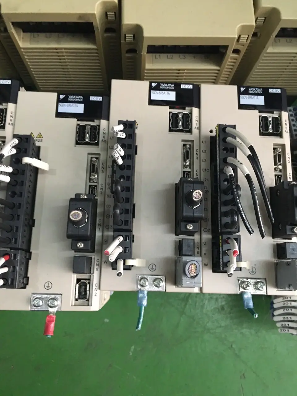 

SGDV-5R5A11A , 95% appearance new , 3 months warranty in stock