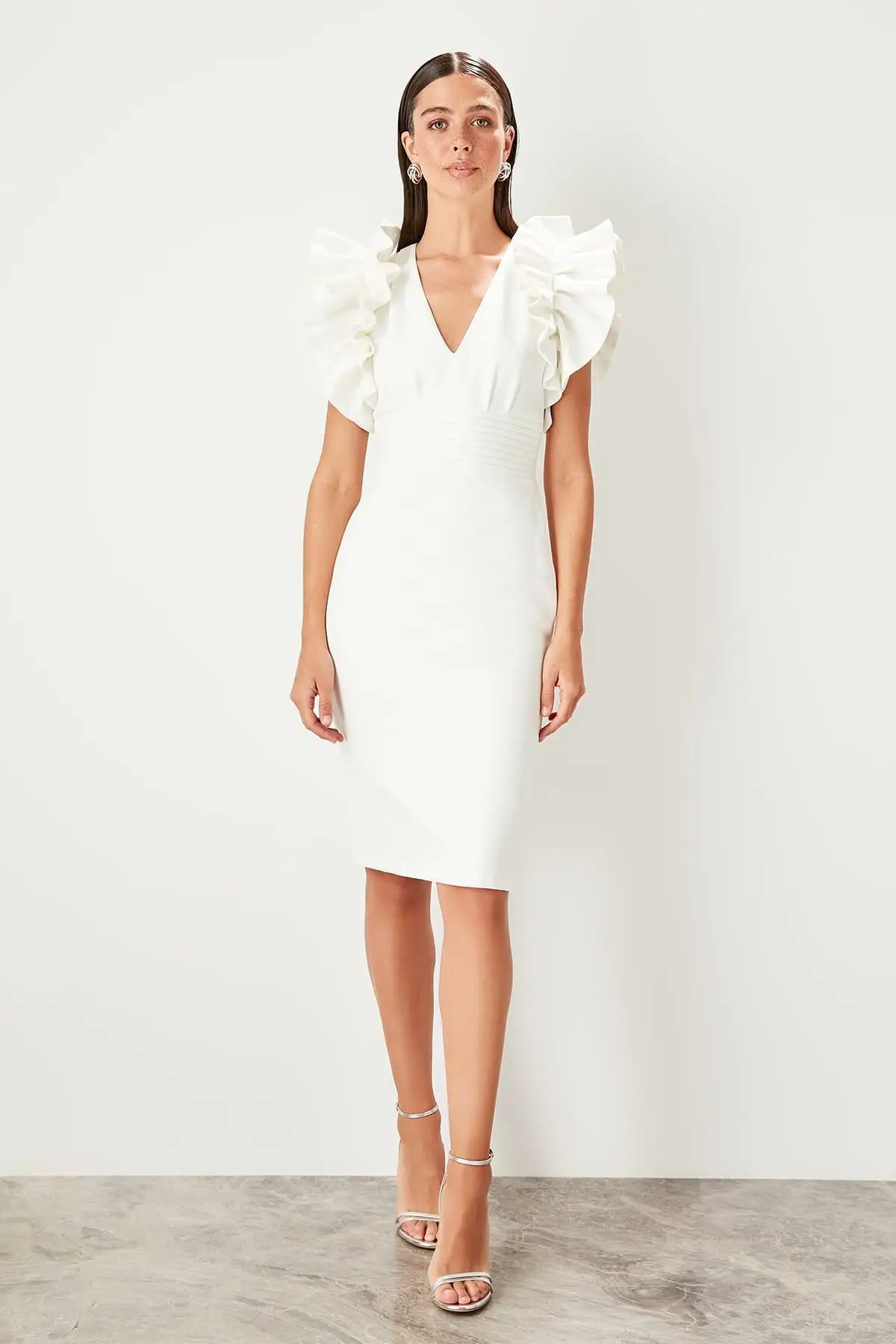 Trendyol белое платье с рюшами TPRSS19WU0008|Женские платья| |