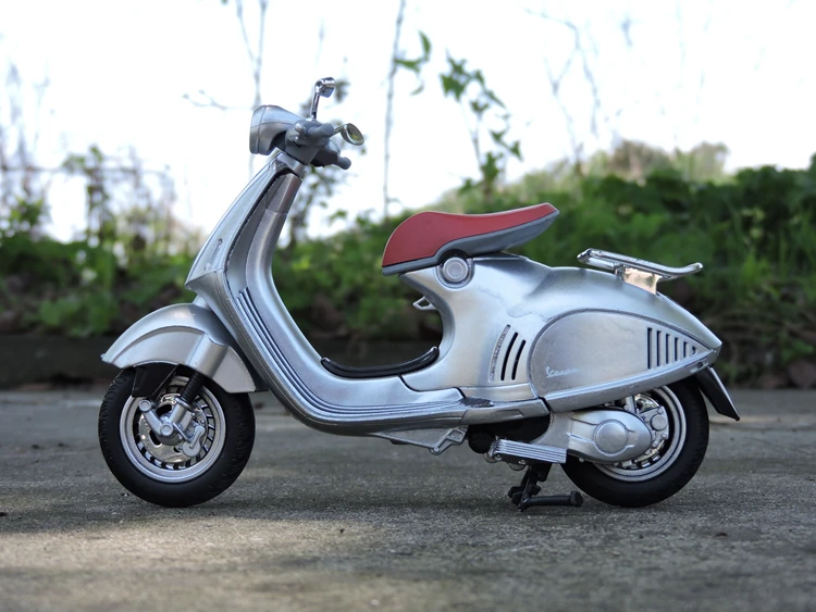 Новинка 1/12 эксклюзивная Коллекционная модель мотоцикла VESPA 946 из литого