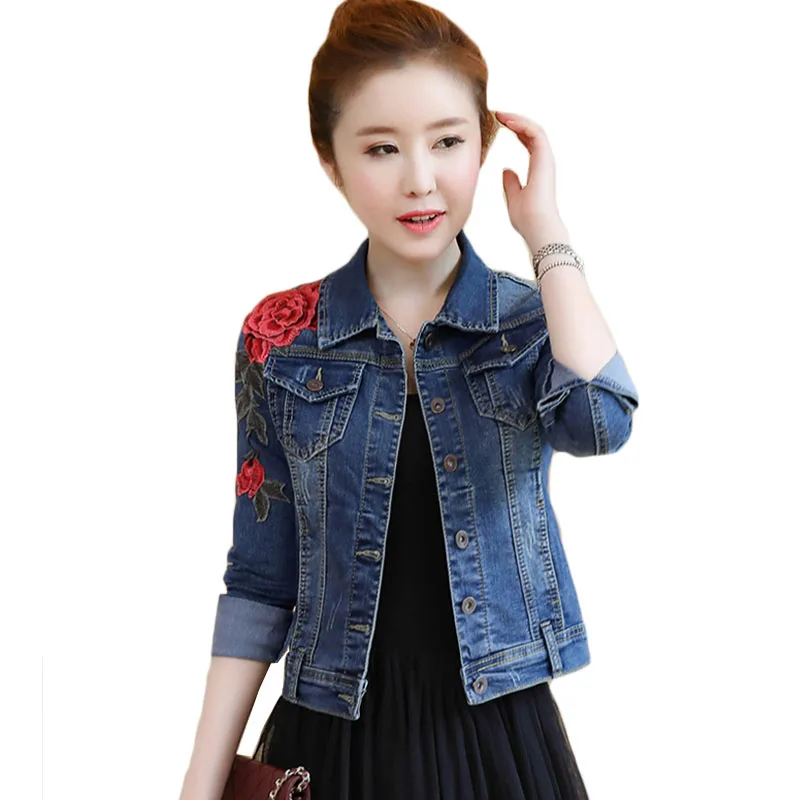 Женская джинсовая короткая куртка с вышивкой однобортная Базовая на весну и