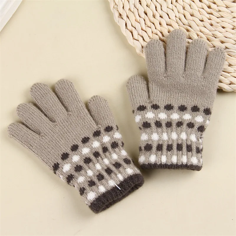 Зимние теплые детские перчатки вязаные растягивающиеся варежки для девочек с