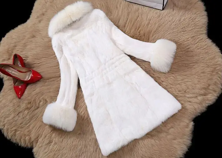 Женское пальто из натурального меха длинное хлопковое с воротником лисьего