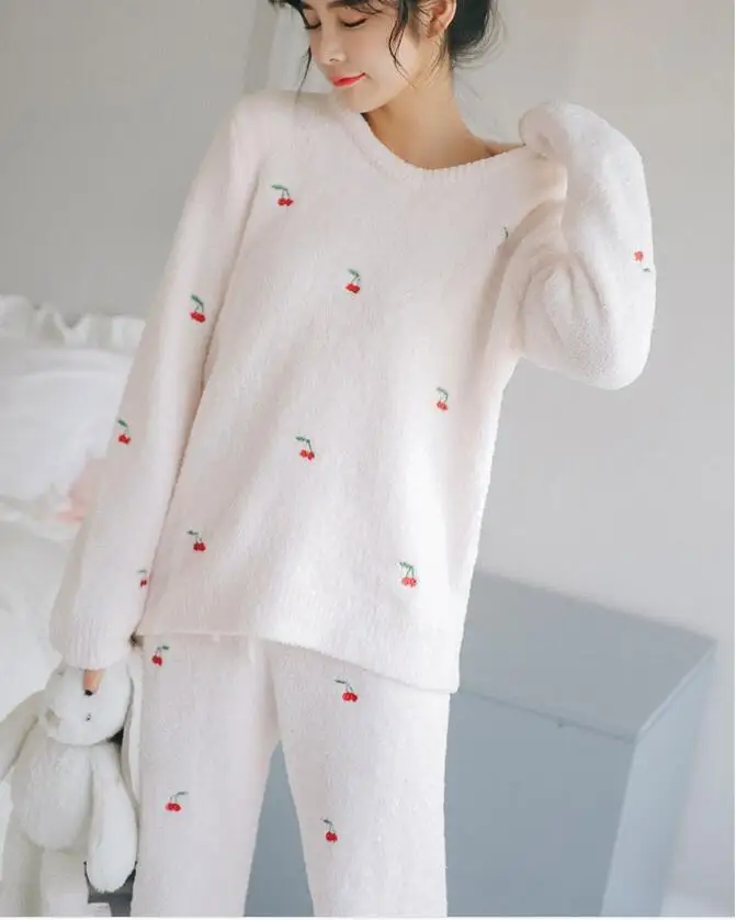 New Super Sweet Japanese Soft Downy Suit Thicken Women's Winter Cute Cherry Embroidery Soft Flannel Warm Pajamas Sleepwear Set