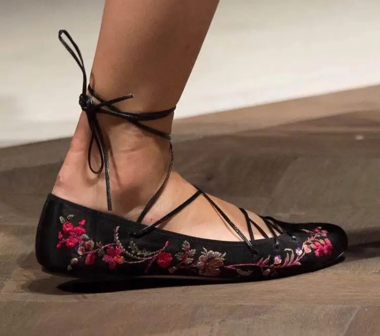 Женские балетки на шнуровке винтажные Туфли с круглым носком ремешком щиколотке
