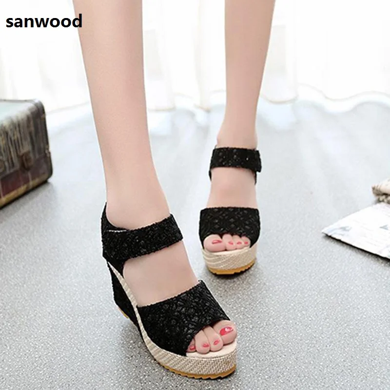 Лидер продаж Новинка Модные женские пляжные сандалии из искусственной кожи на