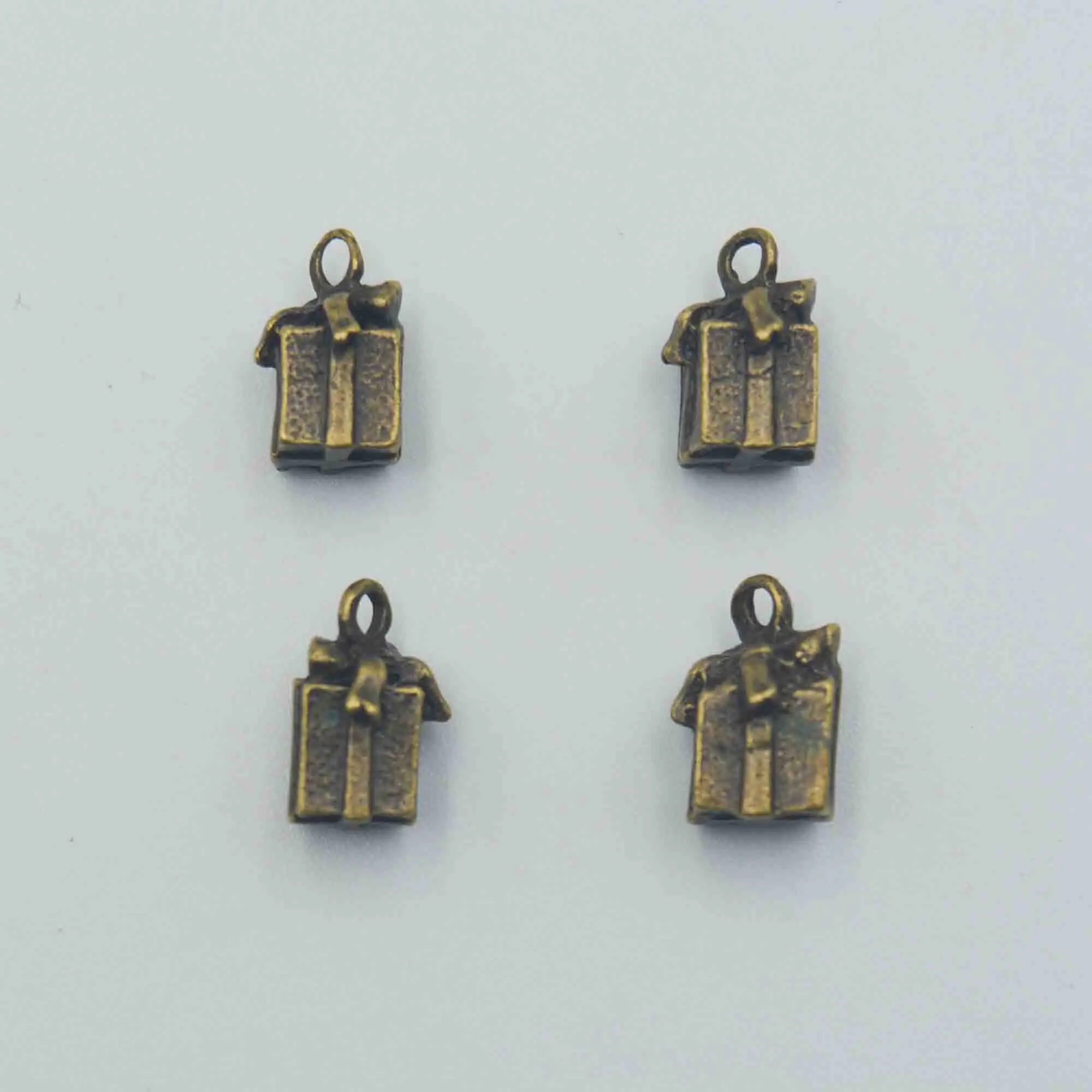 antique bronze 10 шт Металлические Рождественские Подвески Подарочный пакет подвески для Аксессуары для ювелирных изделий - Окраска металла: antique bronze