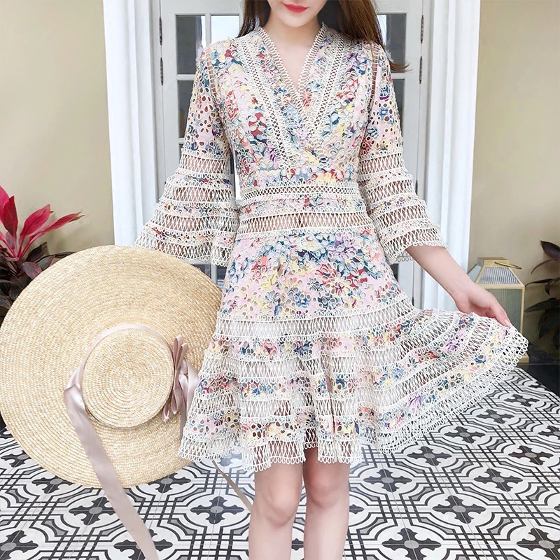 Женское платье-мини с вышивкой белое кружевное платье V-образным вырезом и