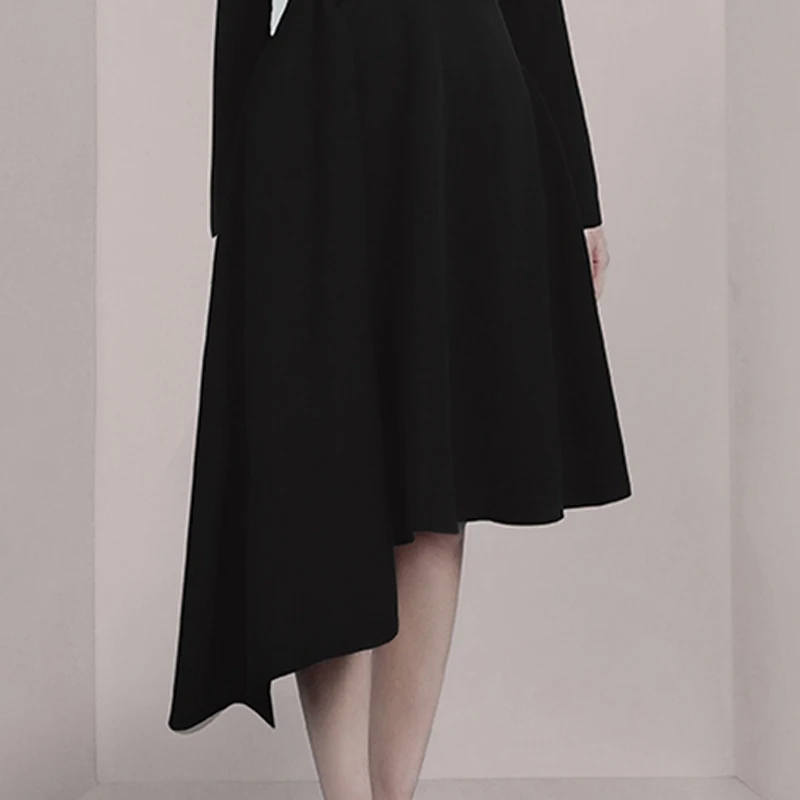 Женское платье миди INDRESSME черное однотонное с длинными рукавами и v-образным