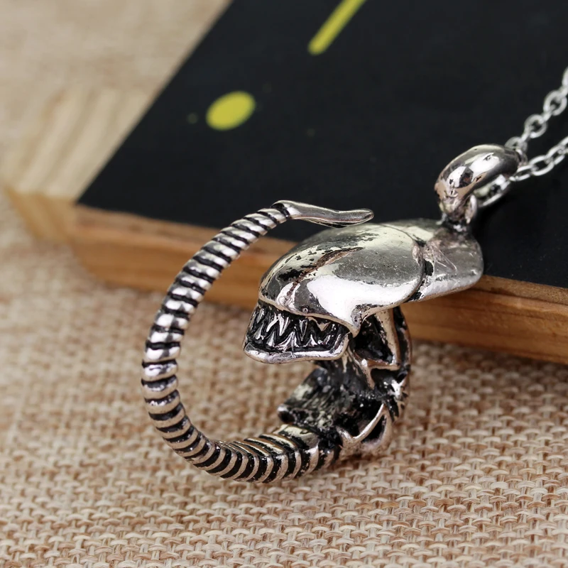 

Hot Sale Vintage Punk style Necklaces Jewelry AVP Alien Predator Necklace Alien Queen Pendant Lavae Prometheus For Men Women