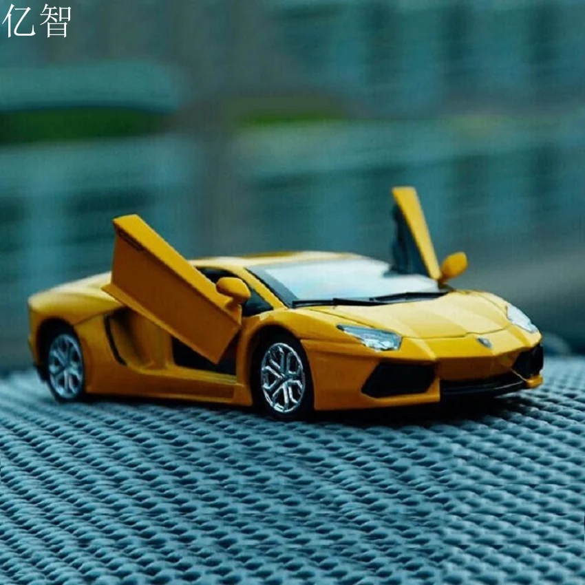 YZ автомобильный парфюм твердый крутой модель автомобиля 1:32 дистрибьютор воздуха