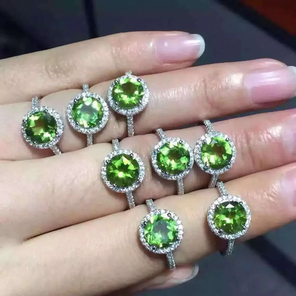 

Кольцо женское из серебра 925 пробы, с натуральным зеленым Перидотом