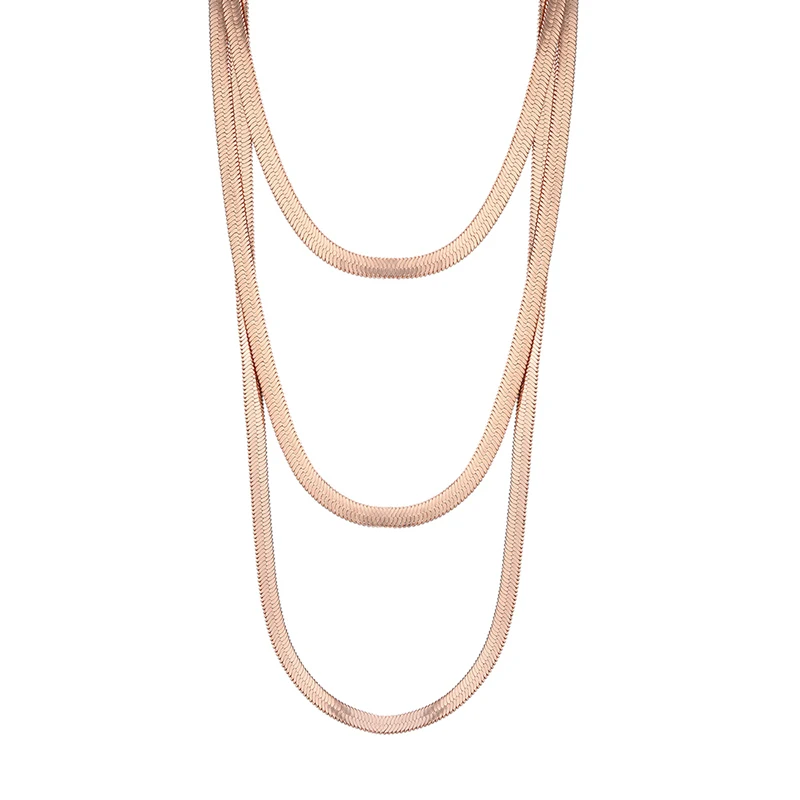 Женское многослойное длинное ожерелье золотого цвета разных цветов на свитере