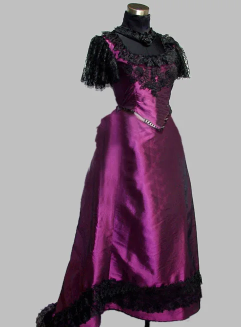 Готическое черно-фиолетовое платье из тайского шелка и кружева в викторианском