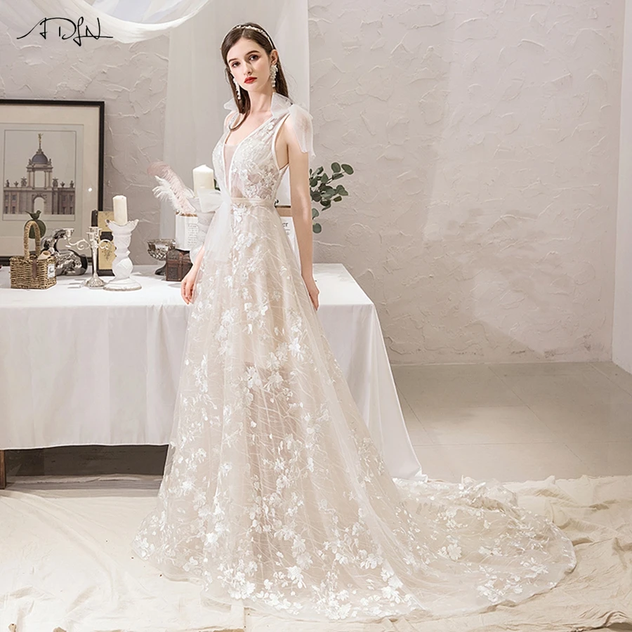 Свадебное платье без рукавов ADLN Princess с v-образным вырезом романтичное кружевное