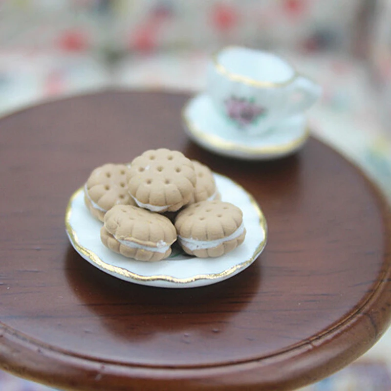 

9pcs 1/12 Sandwich Biscuit Simulation Food Dessert Model Toys for Doll House Furniture Decor Dollhouse Miniature Accessories