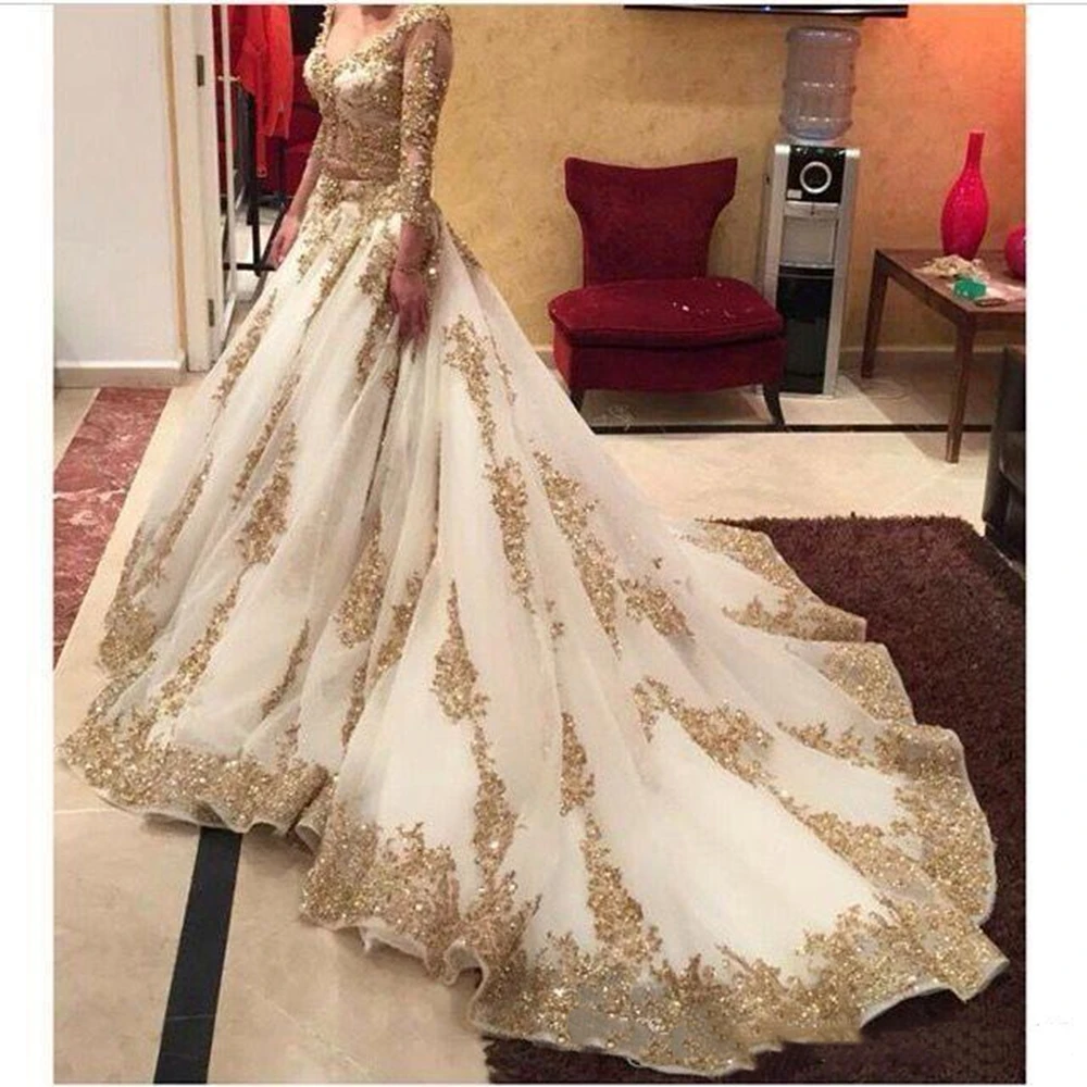 

V-neck Long Sleeve Arabic Evening Dresses Gold Appliques embellished with Bling Sequins 2021 Sweep Train Prom Dresses