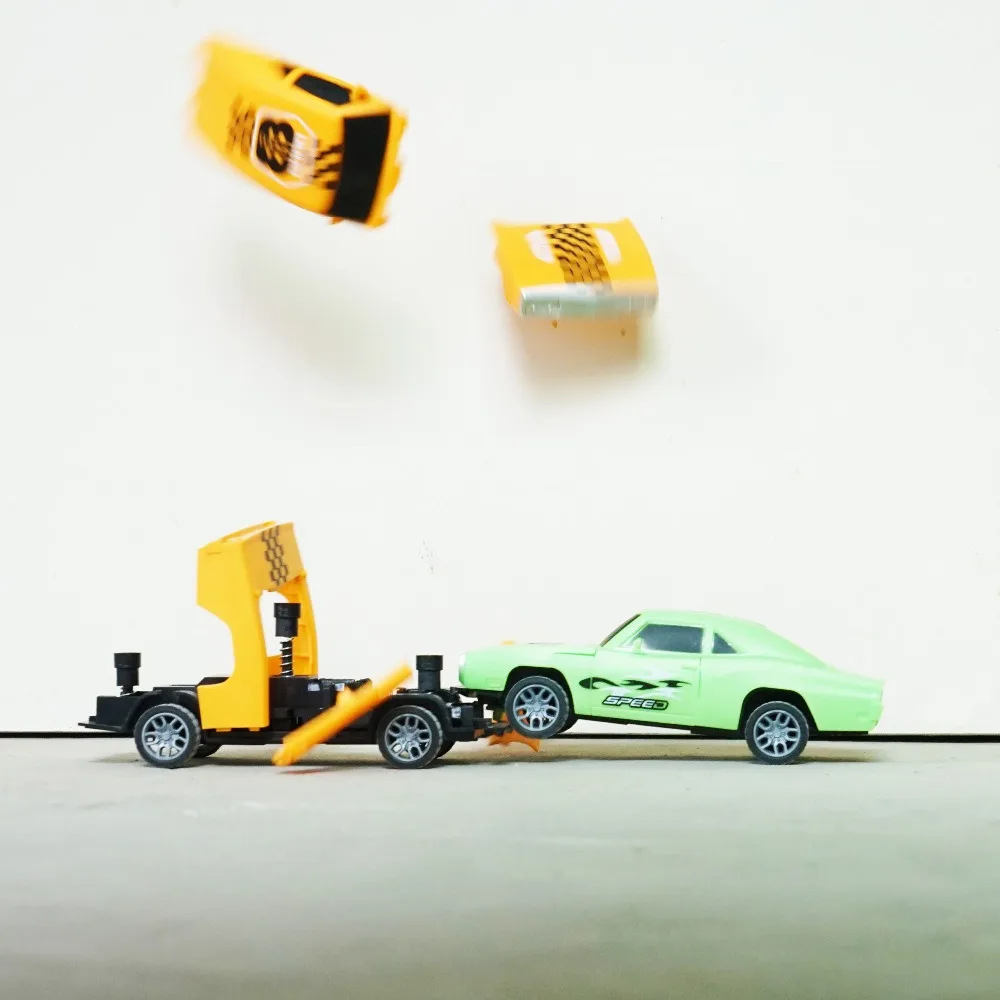 

Автомобиль игрушечный, инерционный конструктор со съемной игрушкой, подарок для детей на день рождения