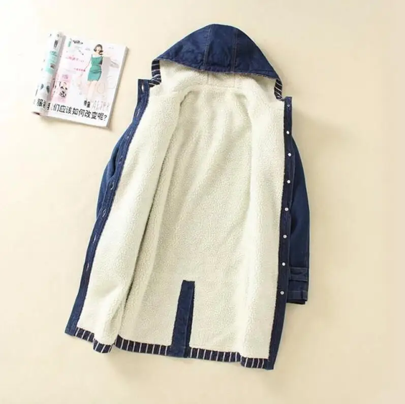 Женская джинсовая куртка весенняя осенняя зимняя теплая повседневная