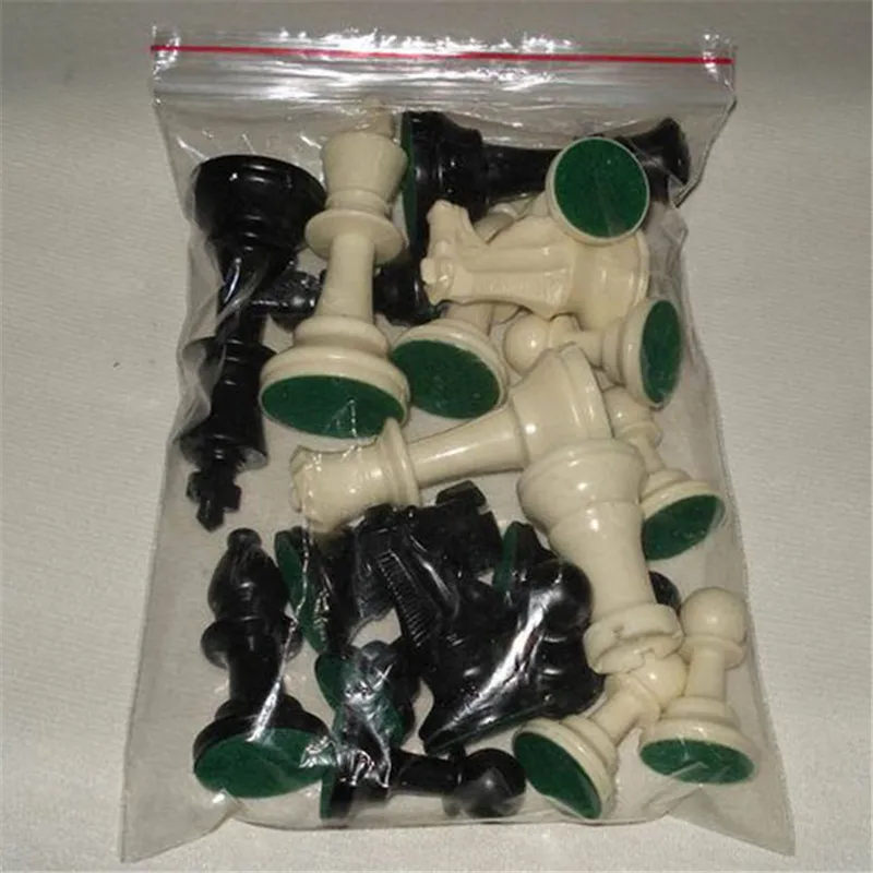 

Black&White 64 / 77 MM 32 Medieval Chess Pieces/Plastic Complete Chessmen International Word Chess Game Entertainment