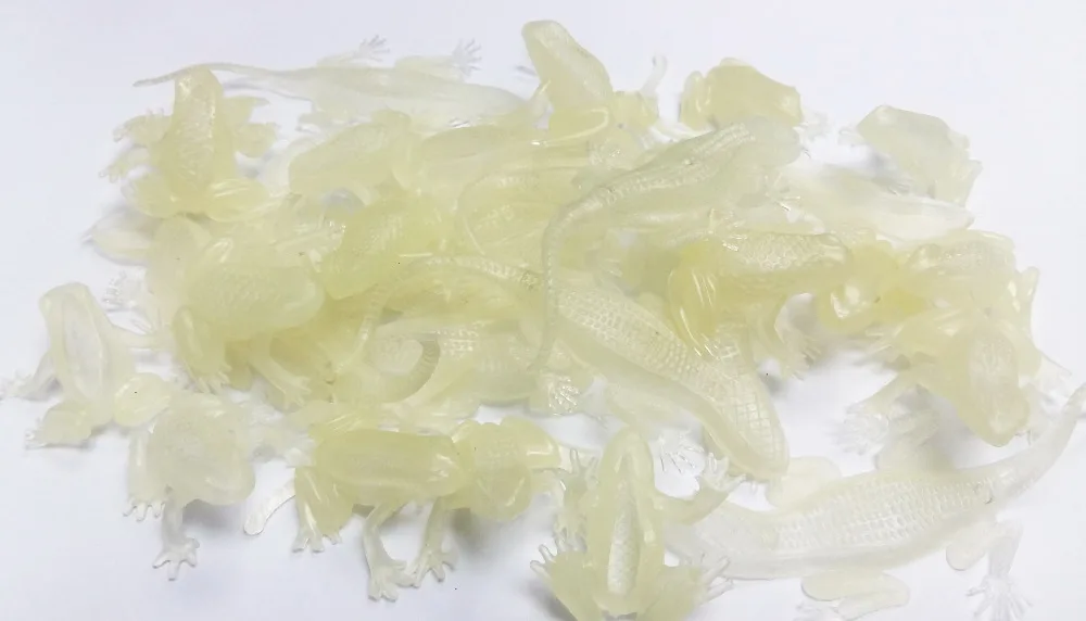 

100X Glow In The Dark Sauria Gekkonidae Frog Halloween Joke Favour Pinata bag filler birthday Party Favors Gift Novelty carniva