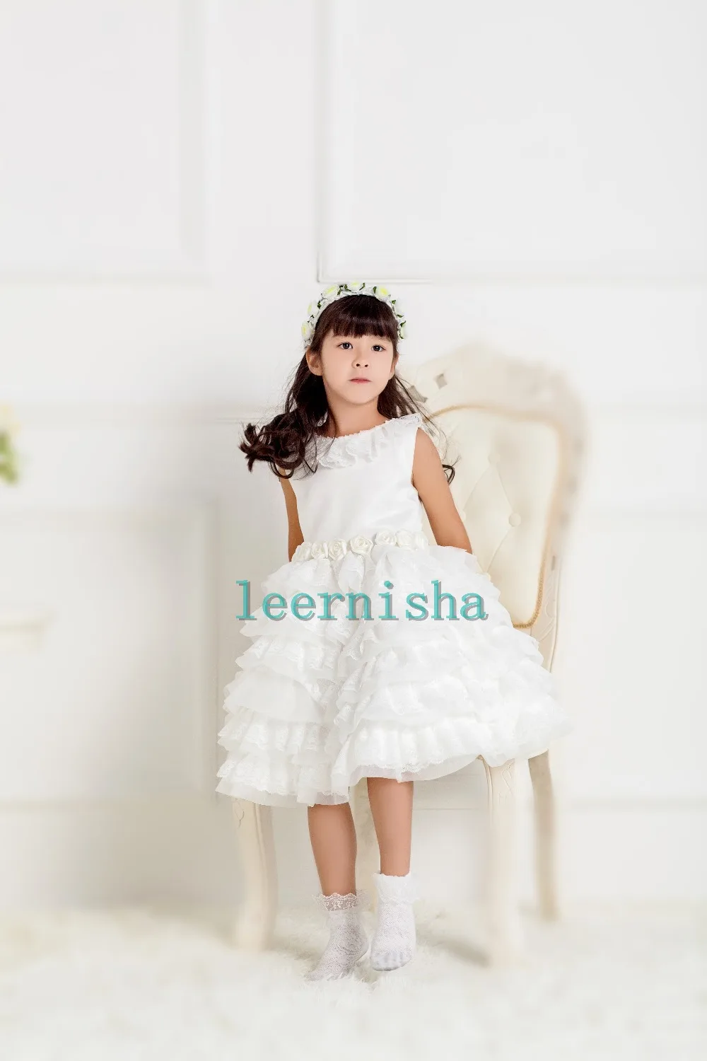 Новое Прибытие линия Кружева Цветок Девочки Платья для Свадеб Scoop Рукавов Чай