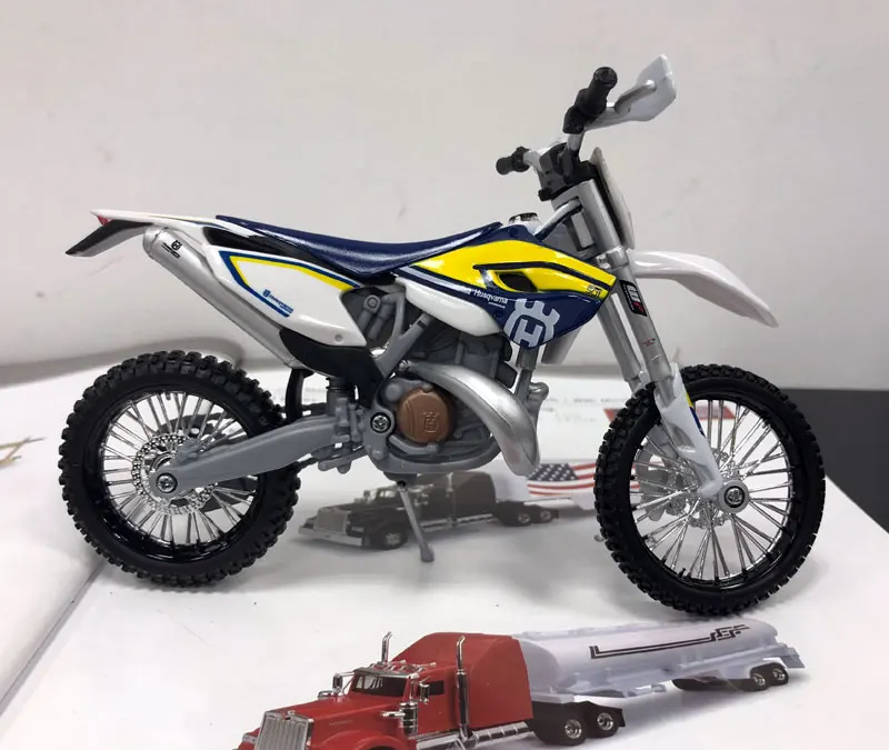 5 шт./лот MAISTO 1/12 масштаб игрушки, модели мотоциклов Италия Husqvarna FE 501 литья под давлением металлический мотоцикл модель ручной работы игрушки