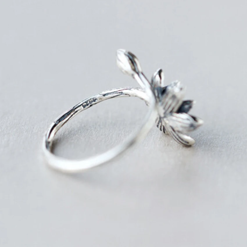 Женское кольцо в виде лотоса серебристый цвет открыт античное предотвращающее