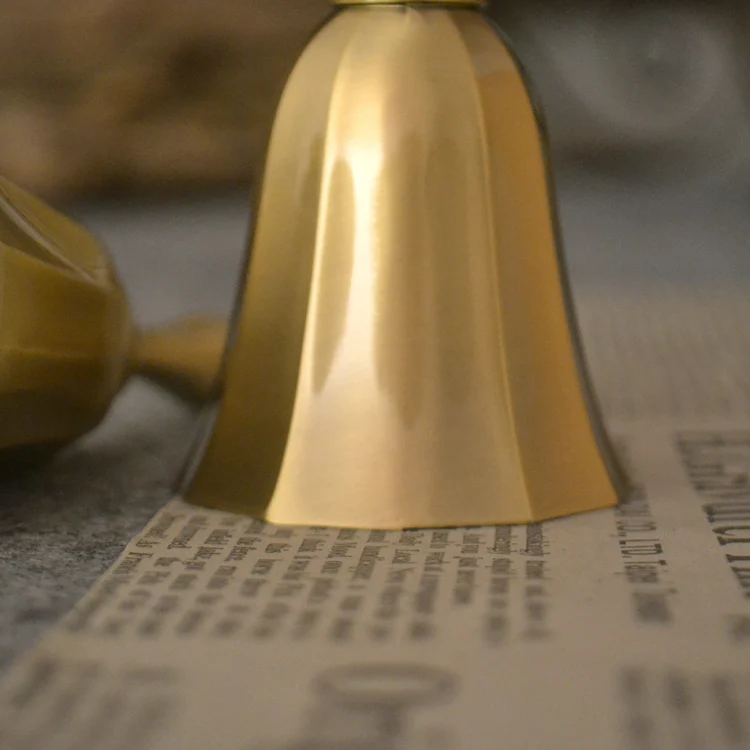 European-style bronze bells metallic bell bar School Reception Dinner Wood Shop Hotel Hand Bell Christmas toy | Дом и сад
