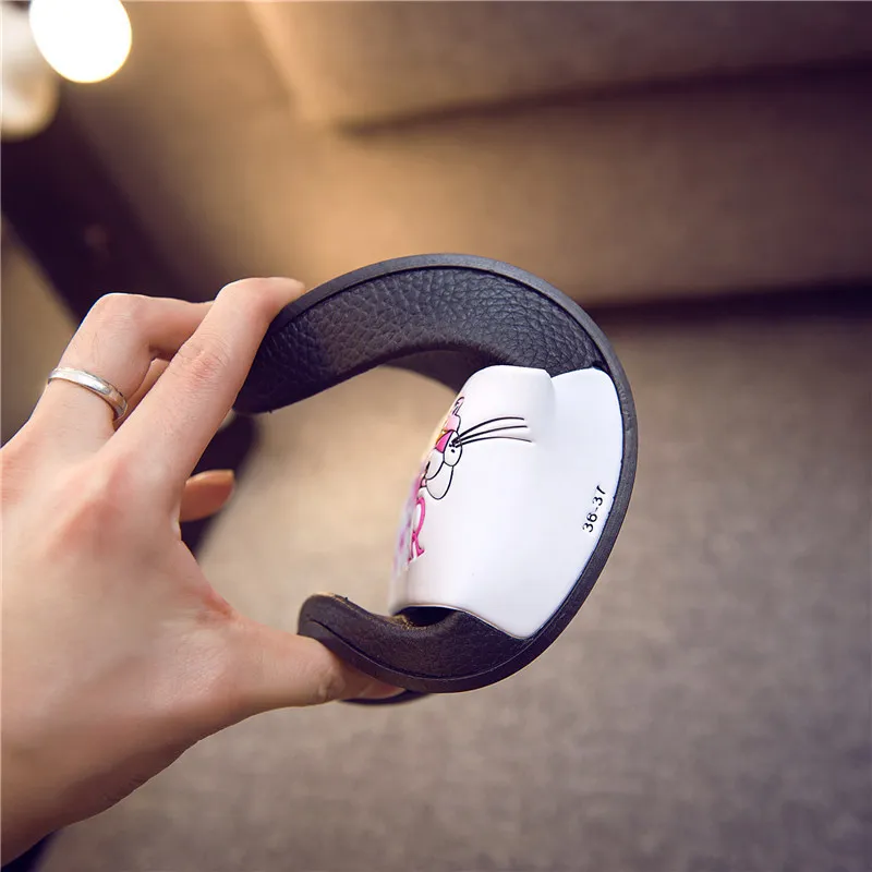 Модные летние тапочки розового цвета с леопардовым принтом Женские шлепанцы