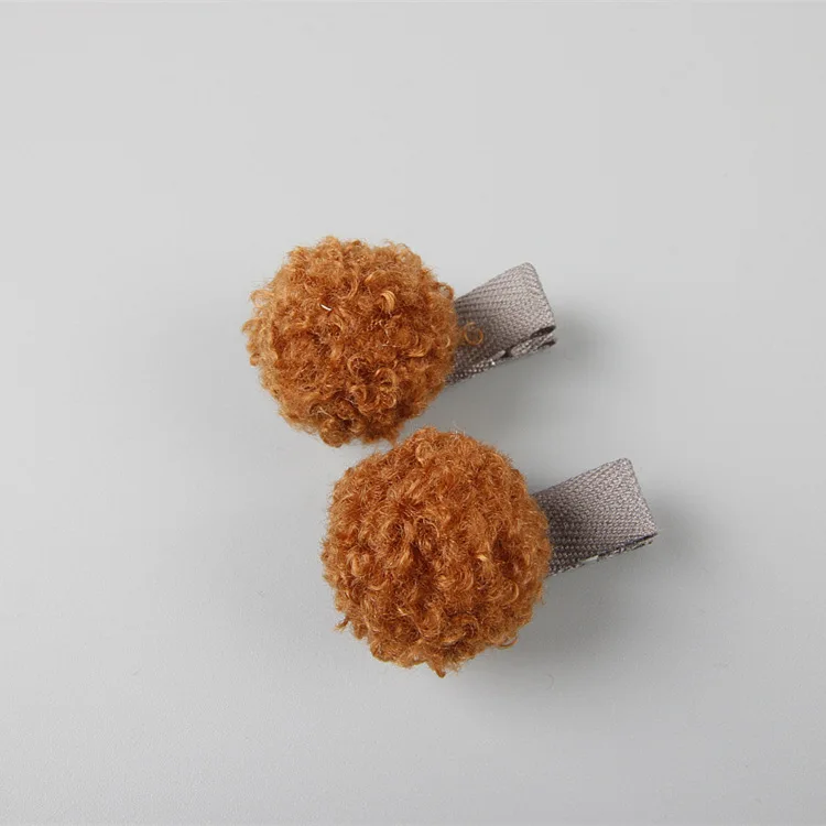 

20pairs ins Fashion Cute Lamb Velvet Pom Pom Hairpins Solid Color Ball Hair Clips Princess Headwear Boutique Hair Accessories