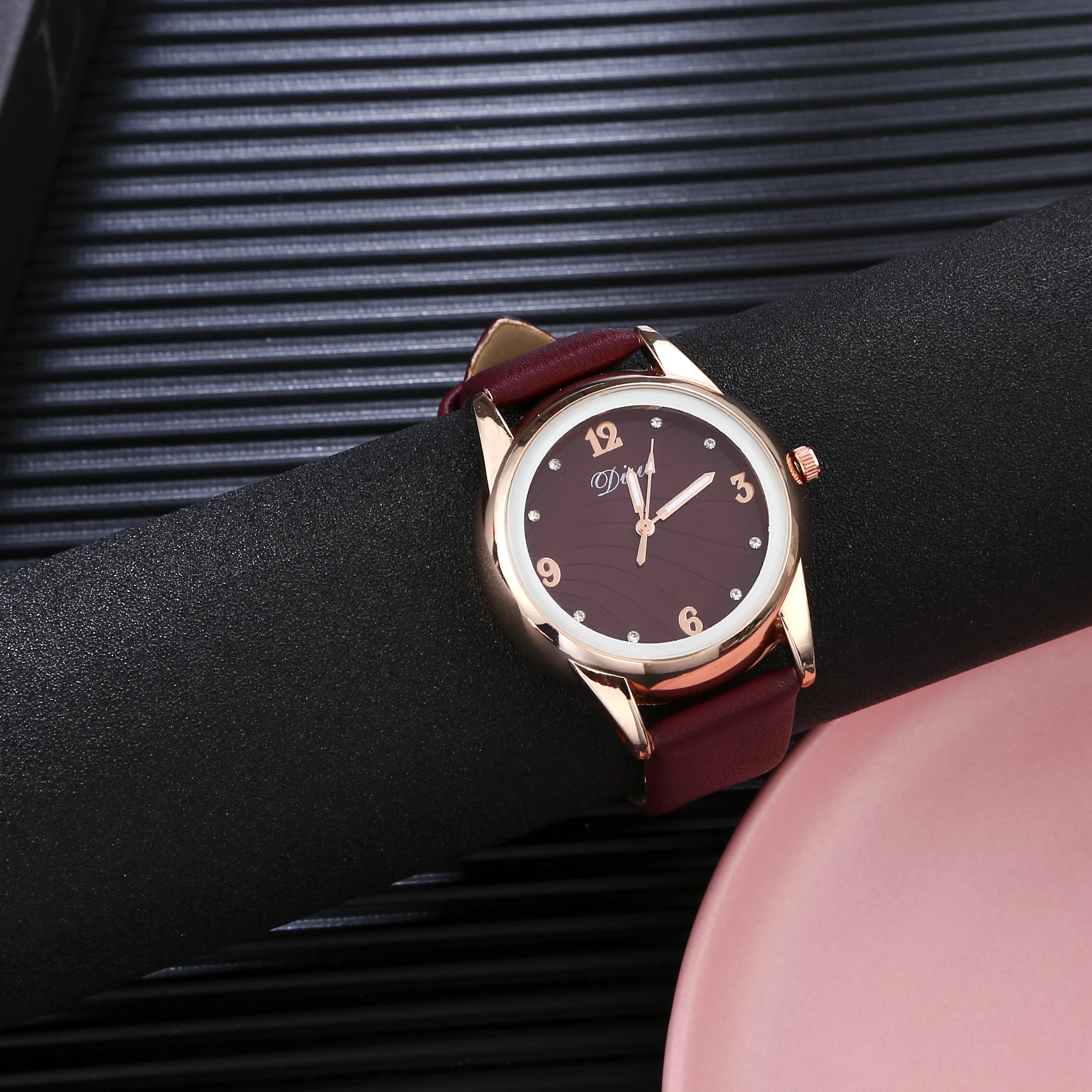 

2020 hot Luxury leather fashion female table fine diamond dial quartz watch carefully gift choice ladies watch popular