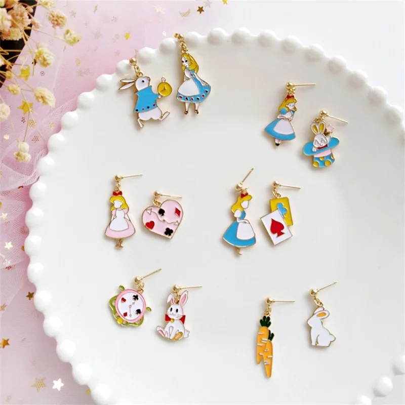 2018Japanese Korean fashion cartoon Alice anime rabbit ear clip bunny carrot playing cards asymmetric earrings for women jewelry | Украшения