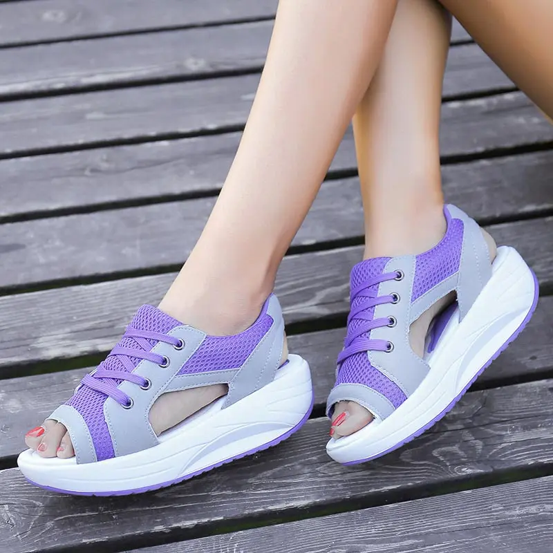 Сандалии женские на танкетке дышащие сетчатые Босоножки с открытым носком