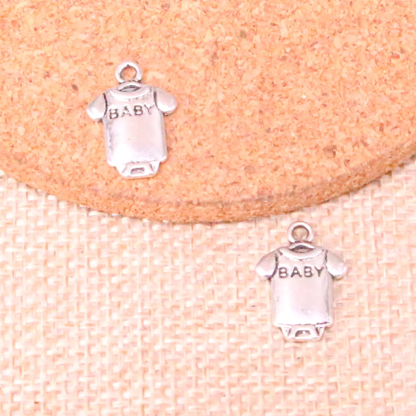 35pcs Antique Silver Plated baby cloth Charms Pendants for Jewelry Making Bracelet DIY Handmade Craft 17*12mm | Украшения и